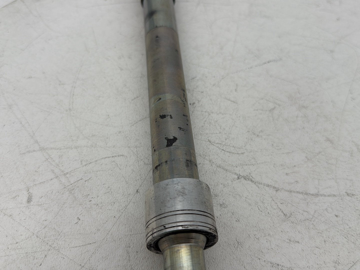 2007 - 2016 Harley-Davidson Touring Electra Glide Ultra Front Wheel Axle Bolt Shaft