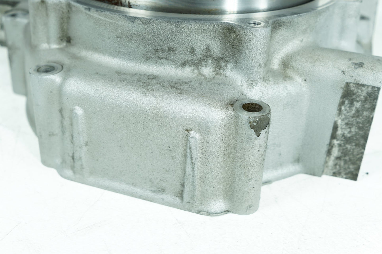 2007 - 2016 Harley-Davidson Dyna Super Glide Custom Crankcase Shaft Engine Motor Cover 24649-06