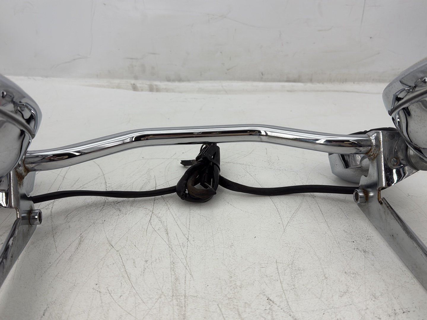 2006 Harley Softail FLSTCI Heritage Classic OEM Front Turn Signal Indicators Aux Light Bar