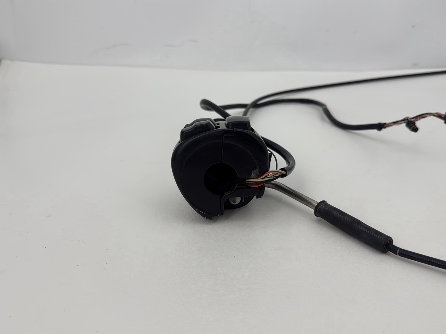 2014 Harley Sportster XL883L 883 SuperLow OEM Right Engine Start Kill Switches Controls