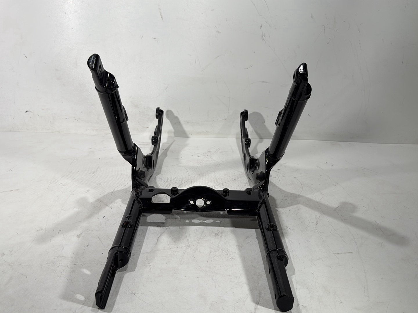 2010 Harley Street Glide Touring FLHX OEM Rear Back Sub Frame Rail Bar 48079-09BHP