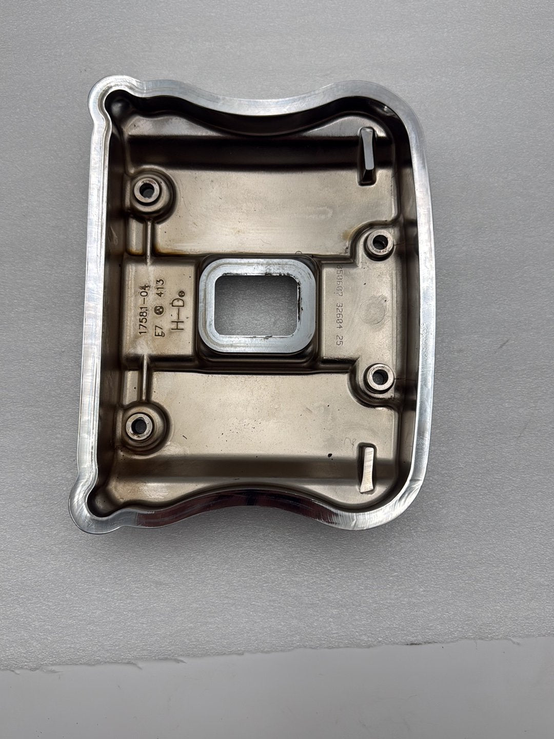 2004 - 2013 Harley-Davidson Sportster Custom Twin Cam Top Rocker Cover 17571-99 17581-04