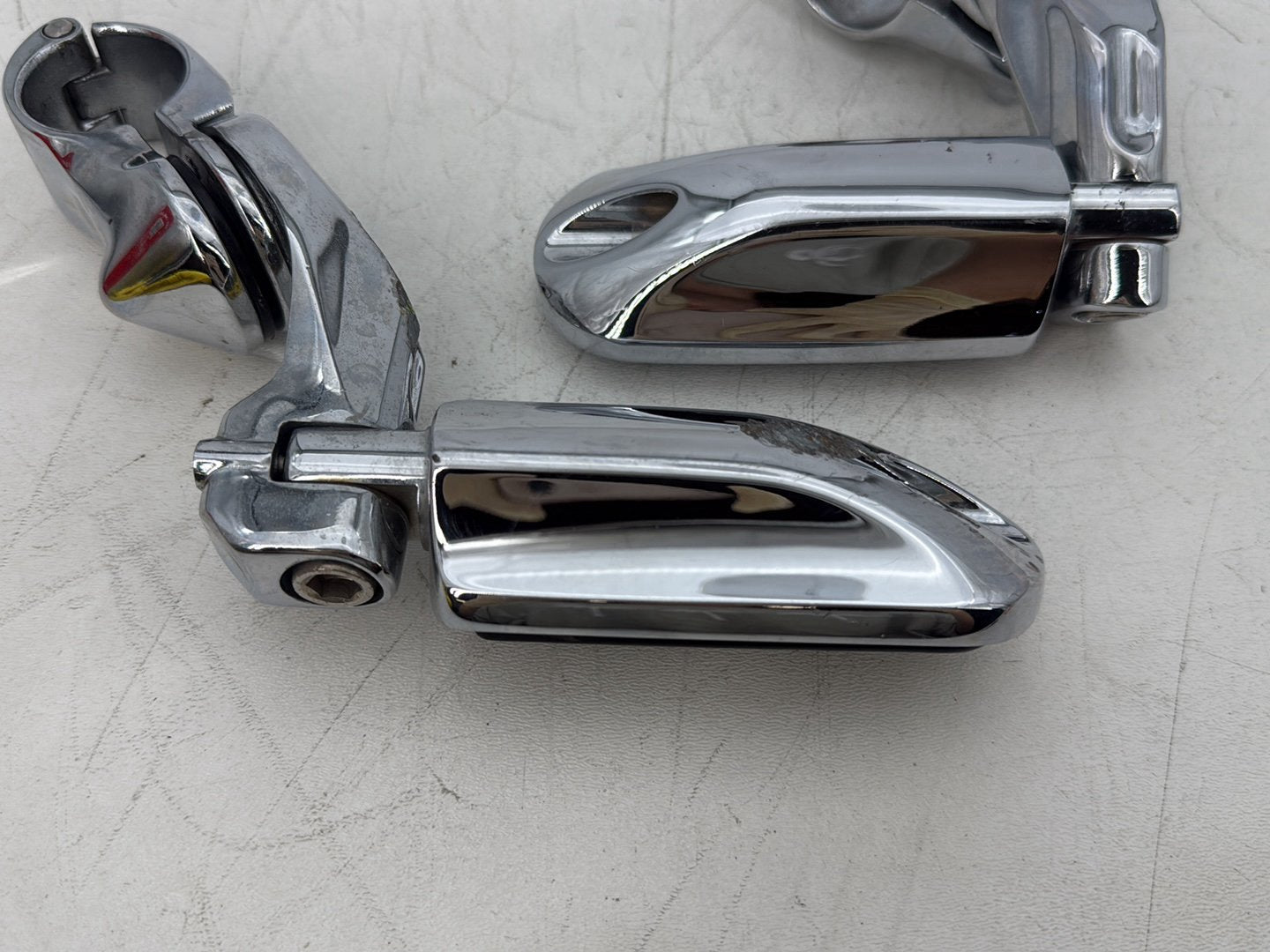05 Harley Heritage Softail Classic FLSTCI OEM Front Right Left Highway Foot Pegs