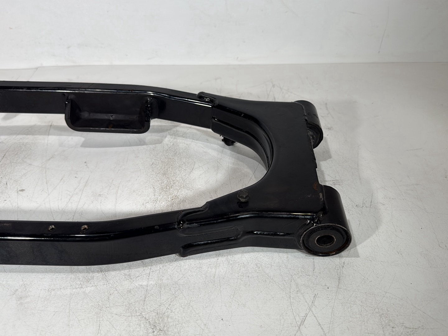 1999 - 2006 Harley-Davidson Touring Road King Police Rear Fork Swingarm Swing Arm  	47549-00