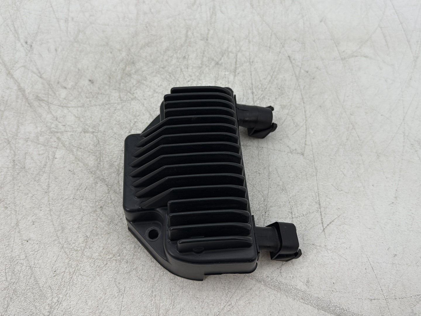 2010 Harley Dyna Fat Bob FXDF OEM Voltage Regulator Rectifier
