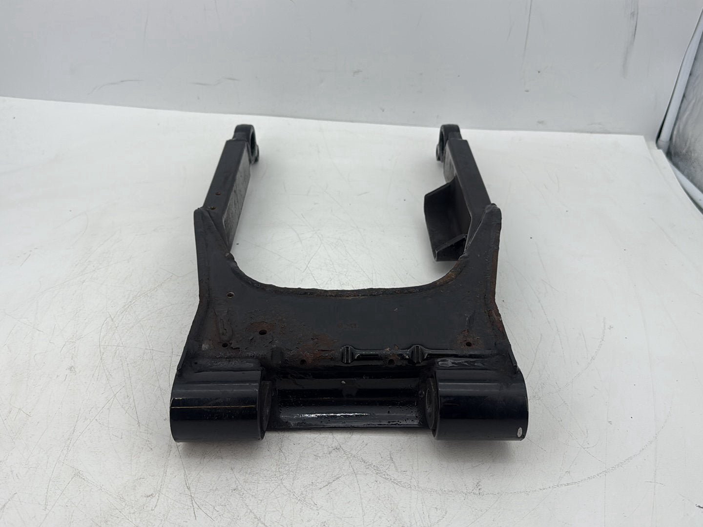 2007 Harley Touring FLHTCU Electra Glide Ultra OEM Rear Fork Swingarm Swing Arm