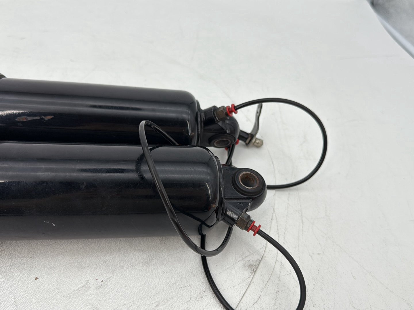 2007 - 2012 Harley-Davidson Touring Electra Glide Ultra Rear Left Right Shock Absorbers 54565-97C