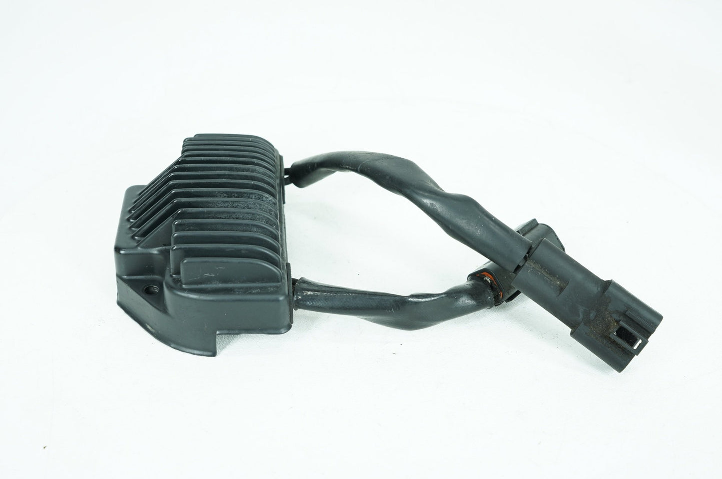 1999 - 2006 Harley-Davidson Dyna Low Rider Voltage Regulator Rectifier  74631-04