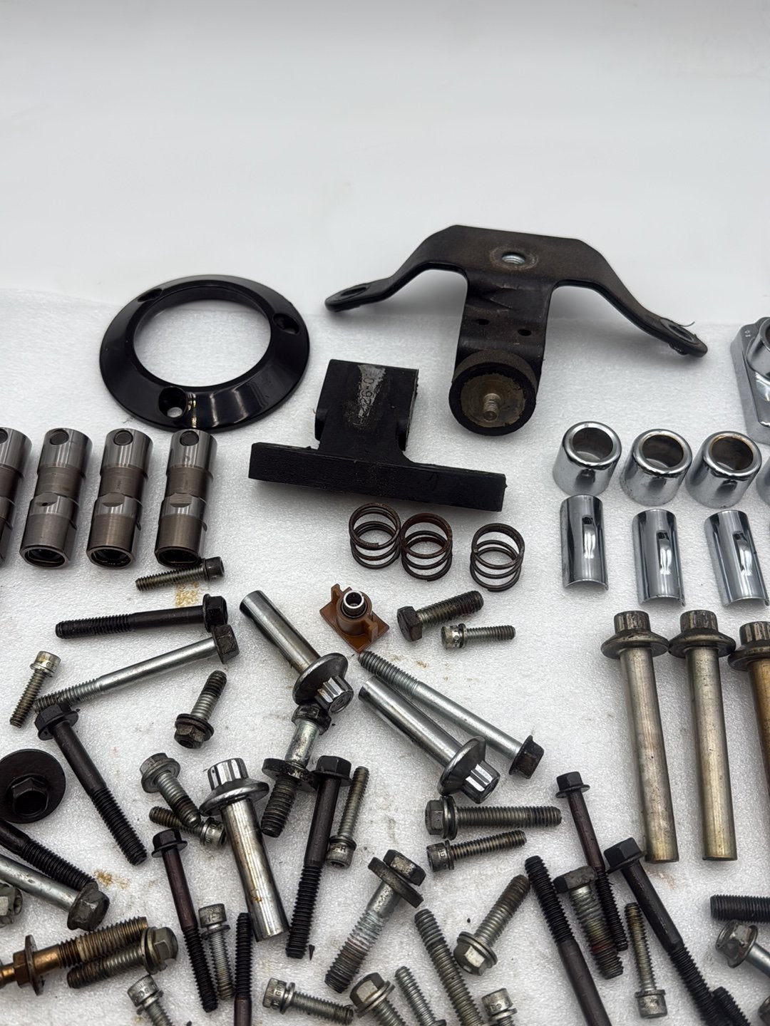 2007 - 2017 Harley-Davidson Dyna Wide Glide Engine Motor Hardware Bolts Brackets Bushing 17939-99
