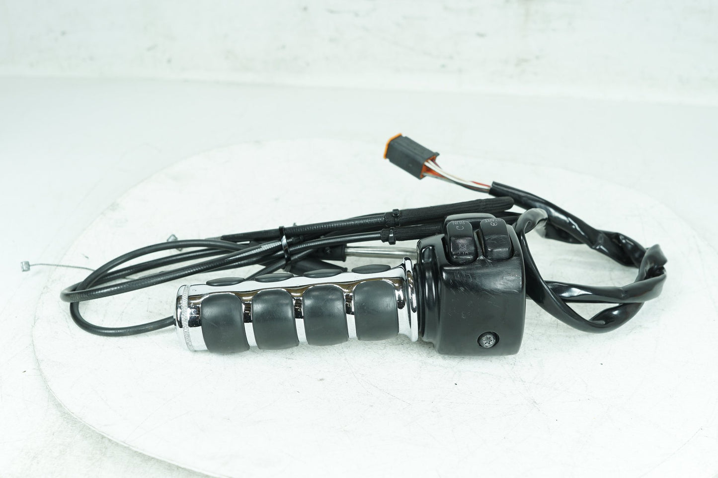 1999 - 2006 Harley-Davidson Dyna Super Glide Right Engine Start Kill Switches Controls  	71589-96B