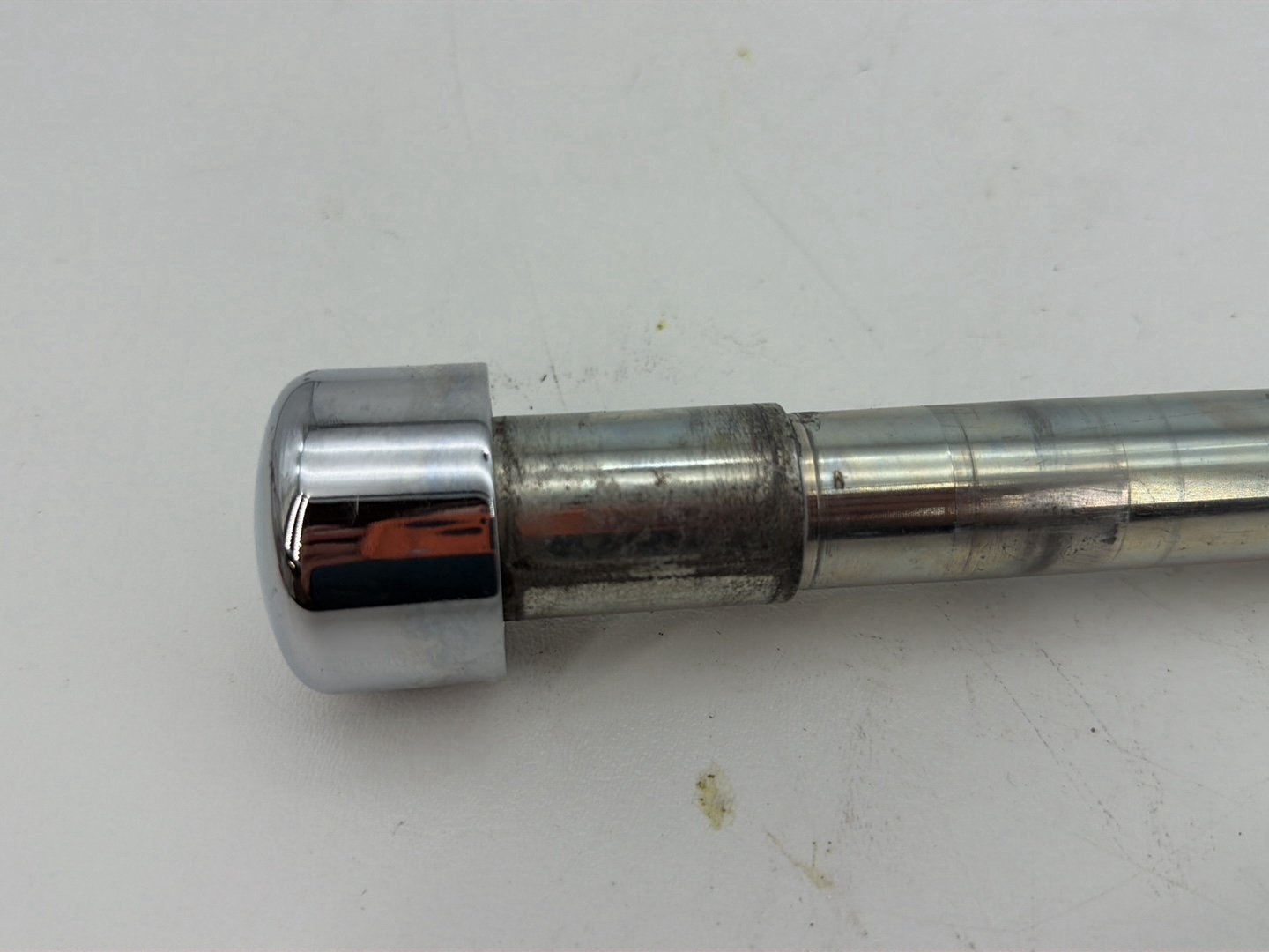 1999 - 2006 Harley-Davidson Touring Road King Front Wheel Axle Bolt Shaft  	43364-00
