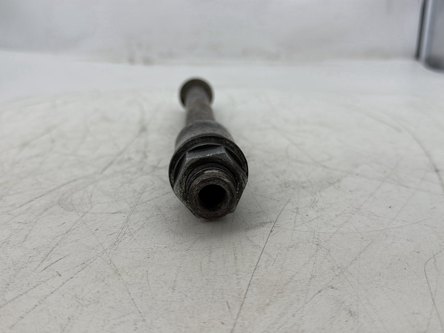 2008 Harley Sportster XL883L 883 Low OEM Rear Wheel Axle Bolt Shaft 41176-08
