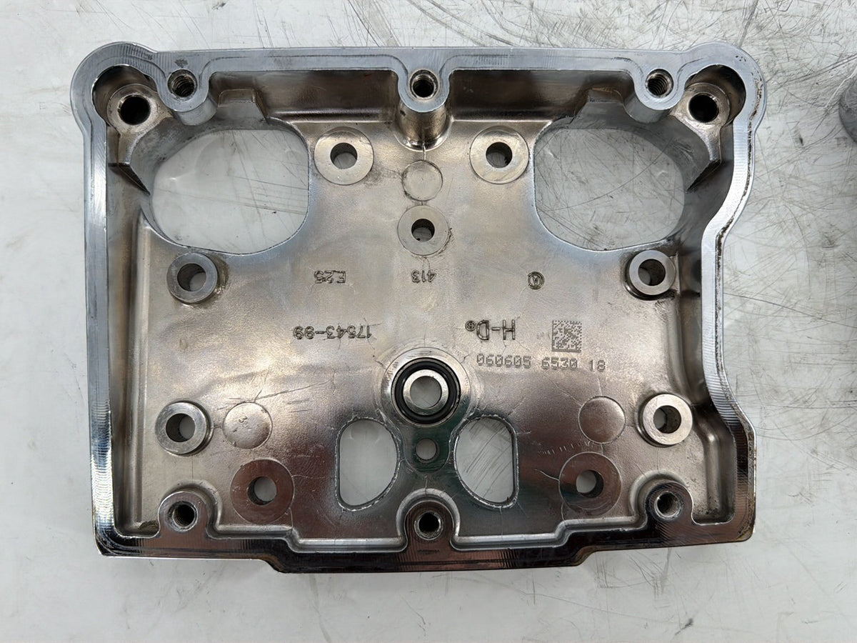 2006 Harley Touring Electra Glide Classic OEM Twin Cam Top Rocker Cover 17571-99