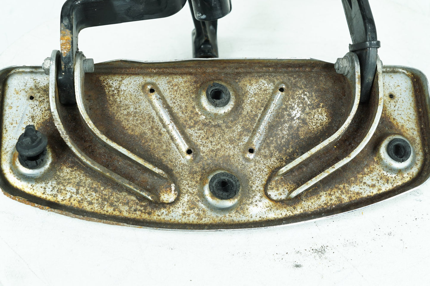 1999 - 2006 Harley-Davidson Softail Fat Boy Left Driver 1 Floorboard Foot Rest 33630-00A