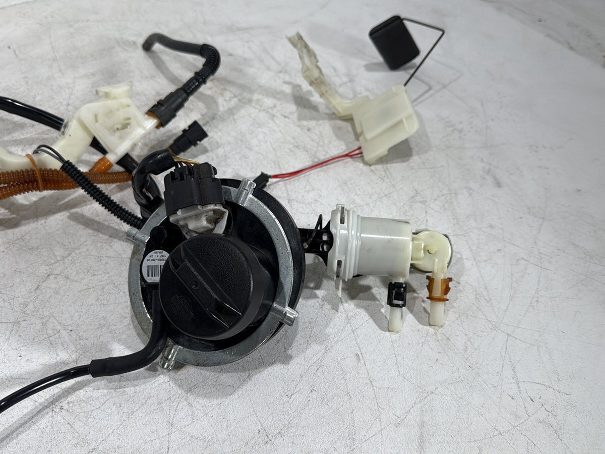 2011 Harley Road Glide Touring FLTRX OEM Fuel Pump Gas Gasoline Petrol Sending