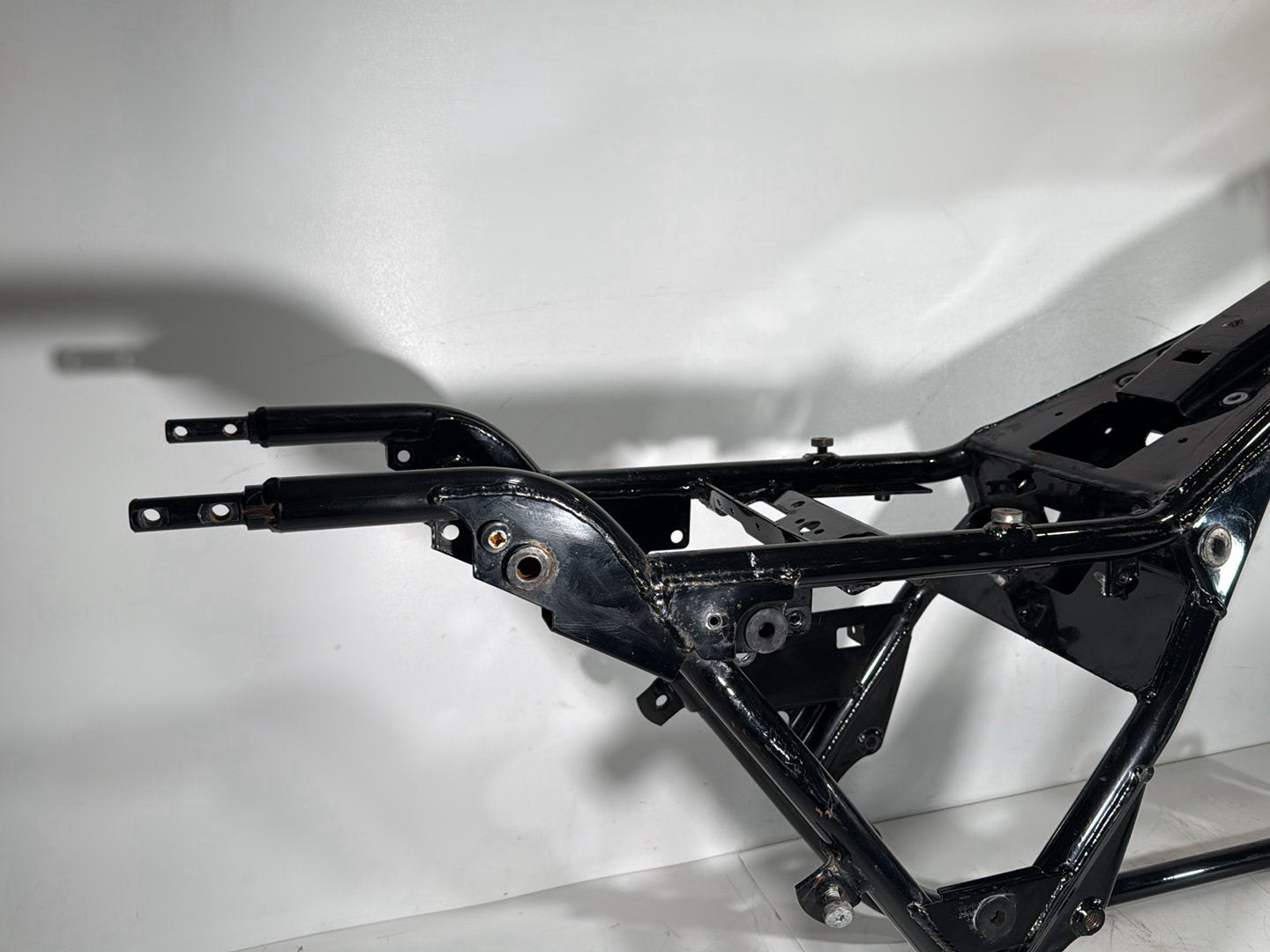1999 - 2006 Harley-Davidson Touring Road King Police Body Main Frame Chassis CLN CLR 47900-01