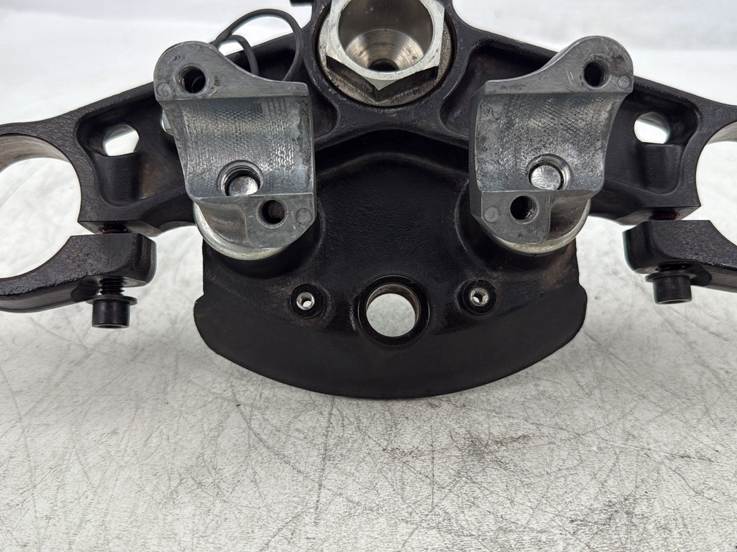 2016 Harley Road King Touring FLHR OEM Front Fork Upper Triple Tree Clamps