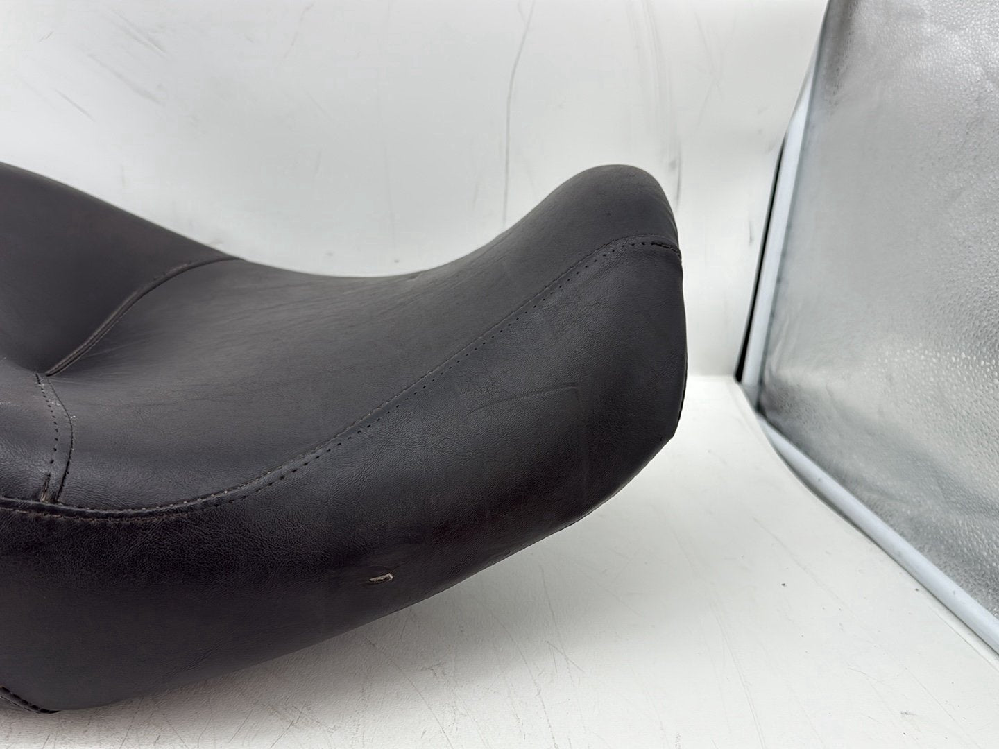 2005 Harley Dyna FXDWG Wide Glide OEM Passenger Rider Driver Seat Saddle