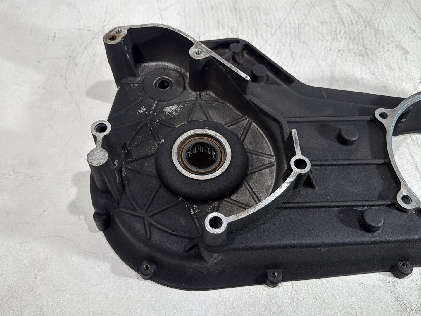 2006 Harley Touring FLHTCI Electra Glide Classic OEM Inner Primary Clutch Cover