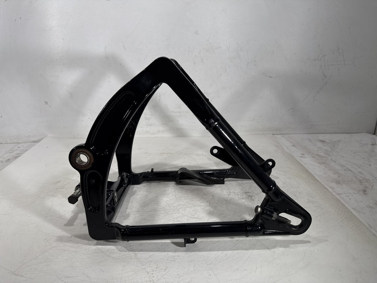 2004 Harley Heritage Softail Classic FLSTCI OEM Rear Fork Swingarm Swing Arm