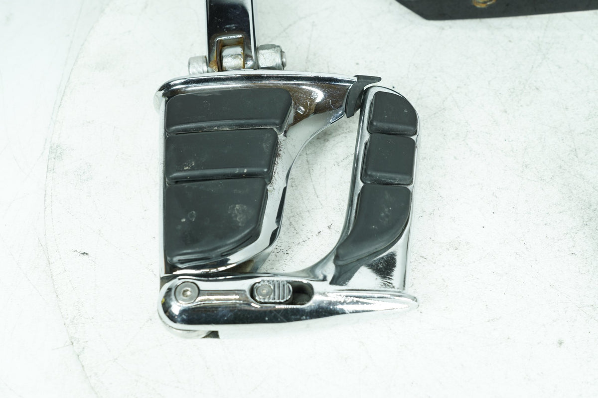 2006 Harley Dyna FXDI Super Glide OEM Left & Right Driver Step Foot Rest Pegs