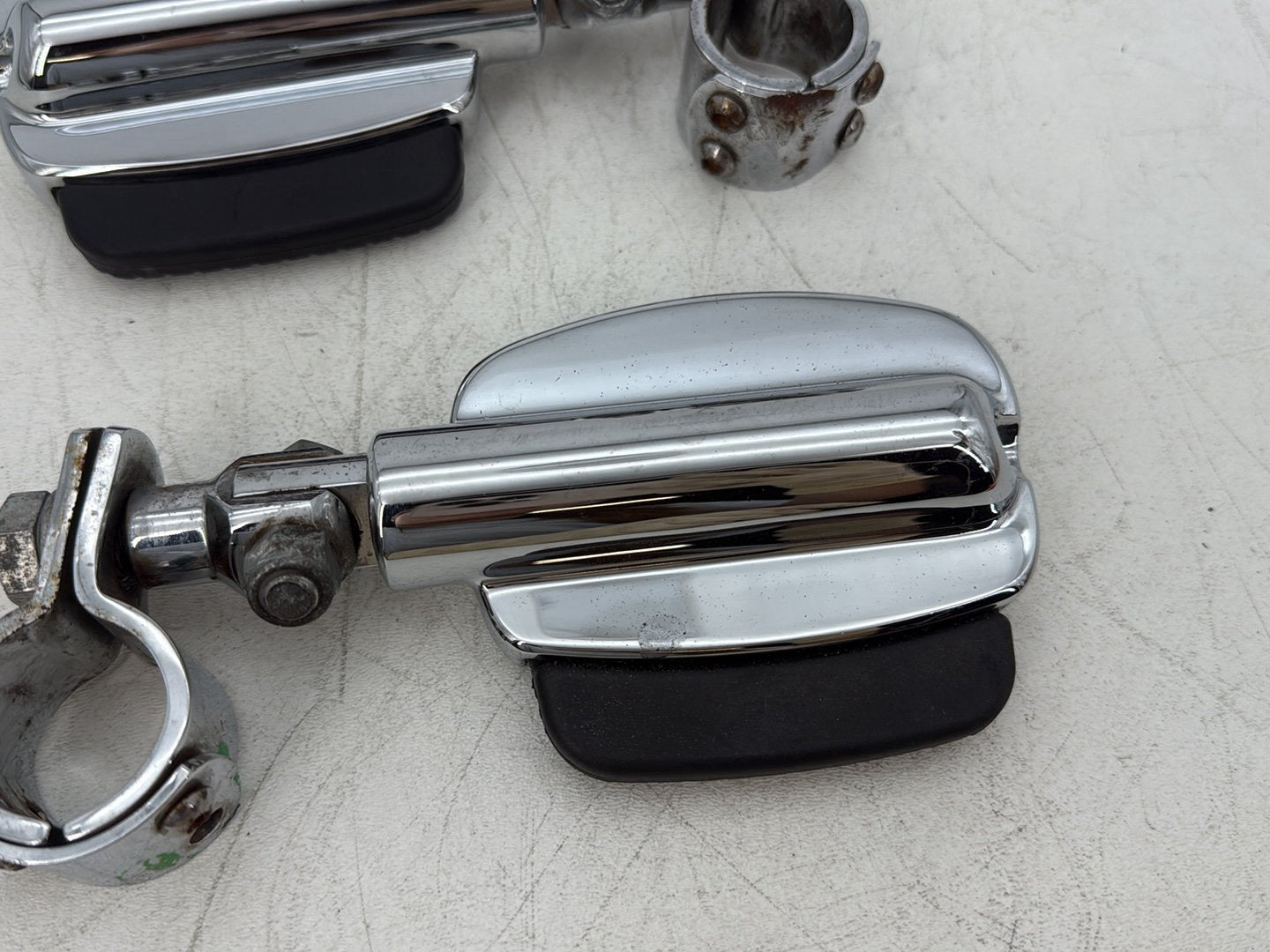 2006 Harley Softail FLSTCI Heritage Classic OEM Front Right Left Highway Foot Pegs