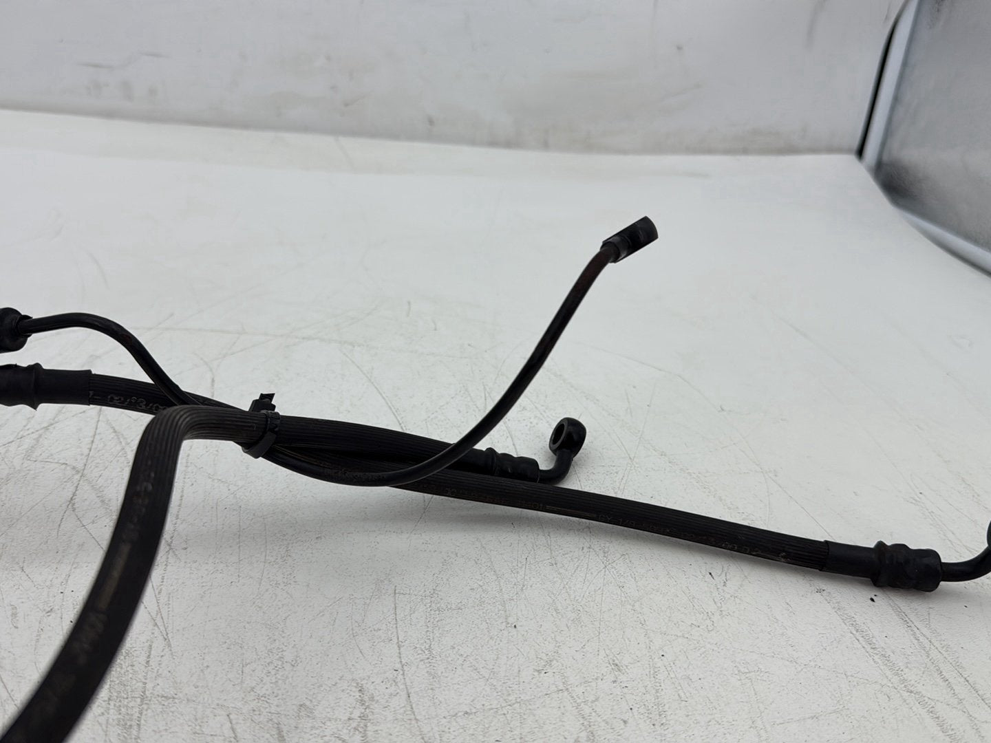 2000 Harley Touring FLHTCUI Electra Glide Ultra OEM Front Brake Hose Line Pipe