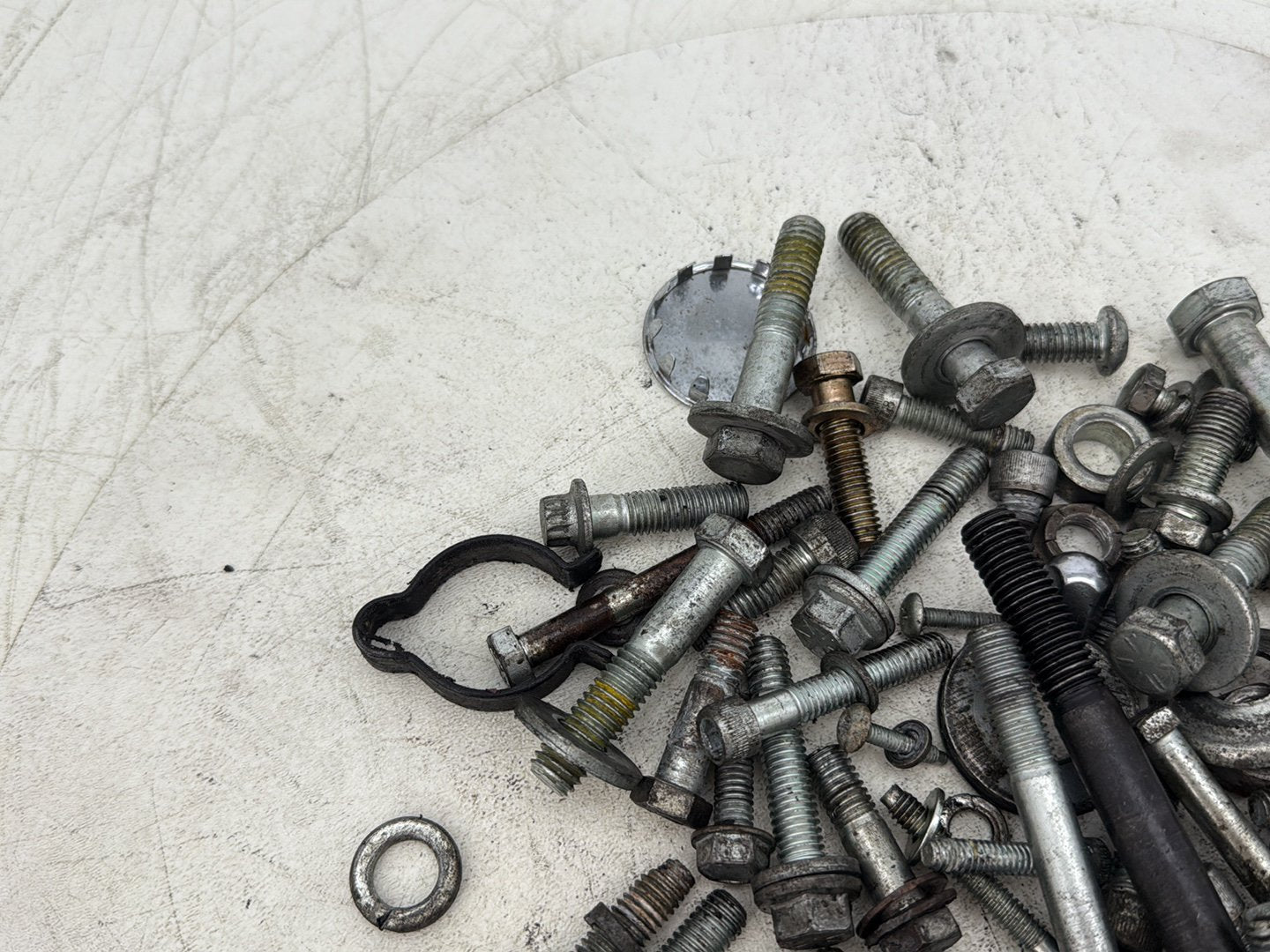 2004 Harley Dyna Super Glide FXDI OEM Hardware Bolts Nuts & Brackets