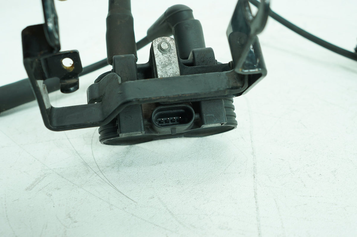 2010 Harley Sportster XL883N Iron OEM Ignition Coil Spark Plugs Cable 31656-07