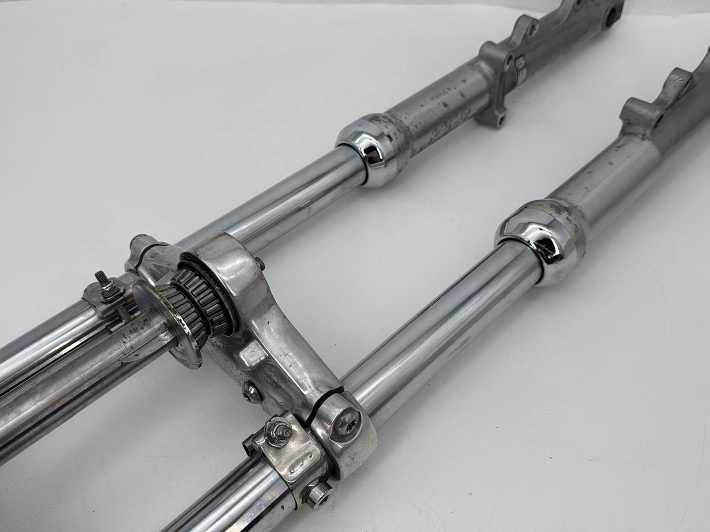 1999 - 2006 Harley-Davidson Dyna Low Rider Front Triple Tree Set & LH RH Fork Legs Sliders Left right front fork legs sliders