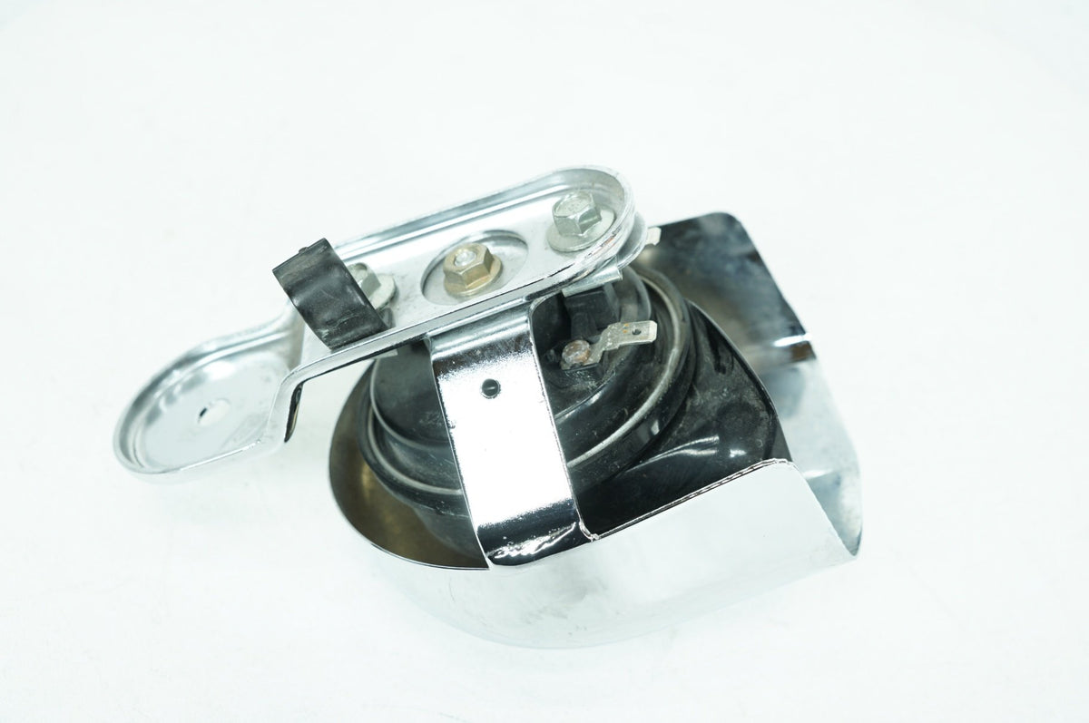2003 Harley Touring Screamin Eagle Road King OEM Horn Signal Klaxon Chrome Cover