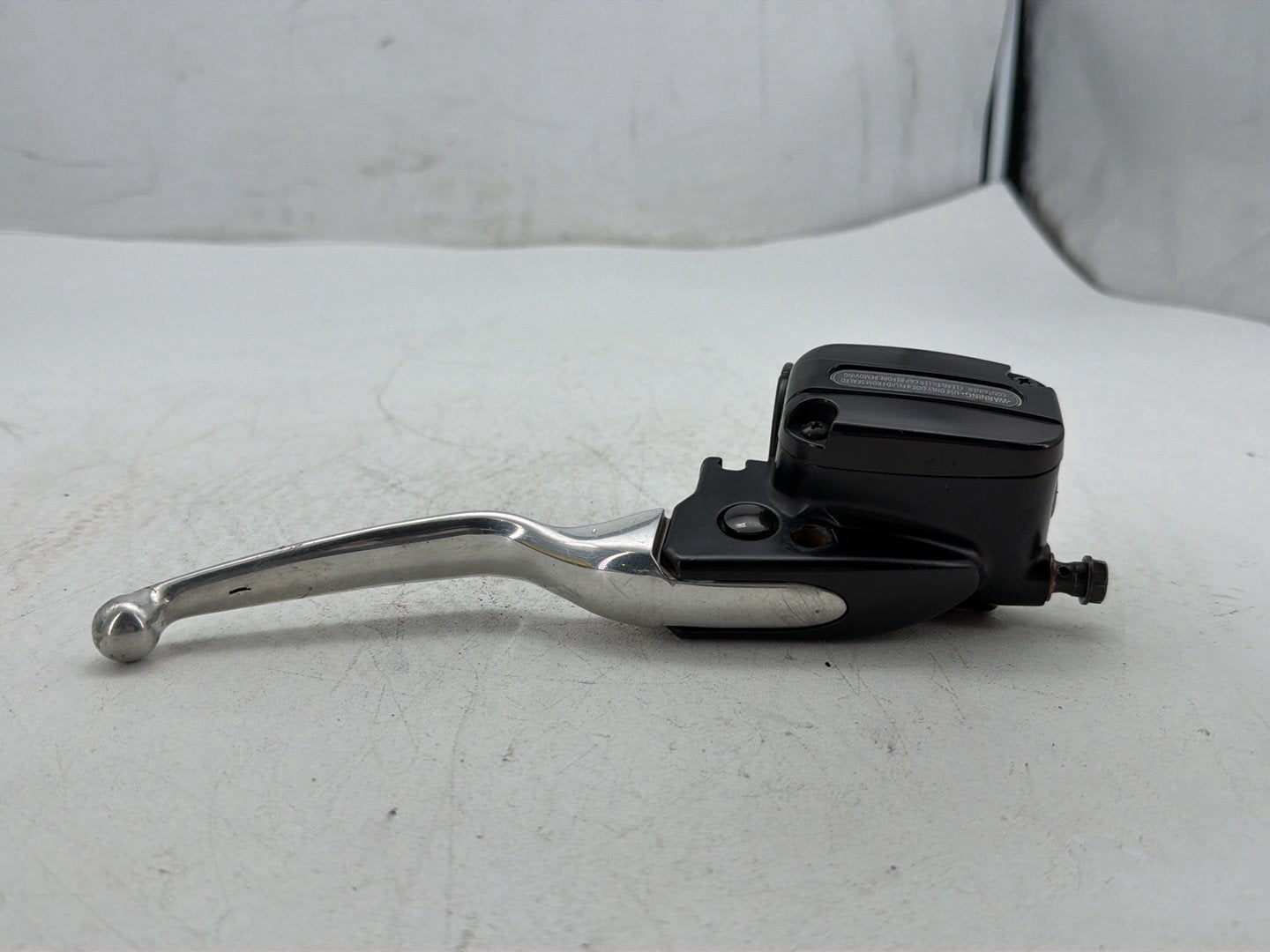 13 Harley Street Glide Touring FLHX OEM Front Right Brake Lever Master Cylinder