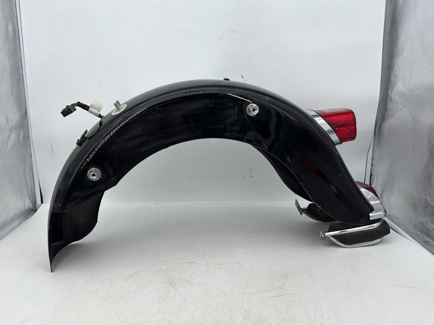 1999 - 2006 Harley-Davidson Touring Electra Glide Rear Wheel Fender Taillight Brake Lamp  	59579-01B