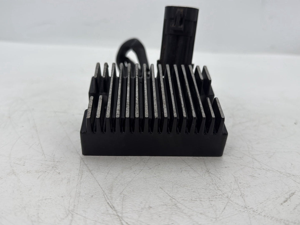 2006 Harley Sportster XL883C 883 Custom OEM Voltage Regulator Rectifier 74523-04