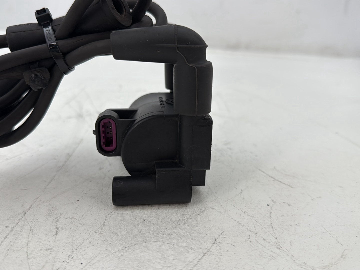 2011 Harley Electra Glide Ultra FLHTK OEM Ignition Coil Spark Igniter
