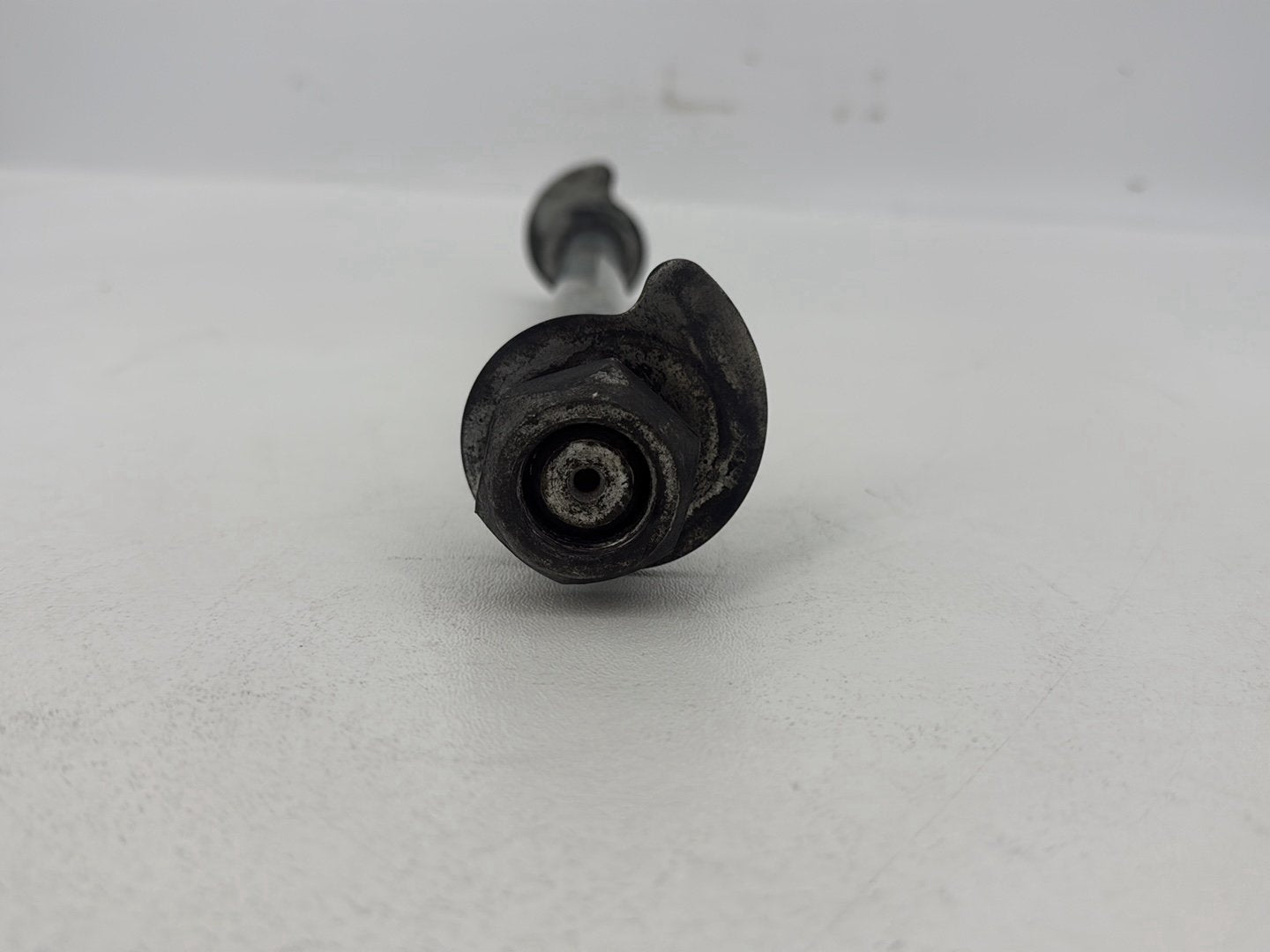 2007 - 2011 Harley-Davidson Touring Street Glide Rear Wheel Axle Bolt Shaft 41056-09
