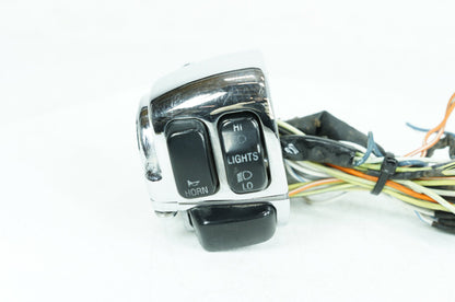 1999 - 2006 Harley-Davidson Touring Road King Classic Left Turn Signal Headlight Switches Controls  	71685-06A