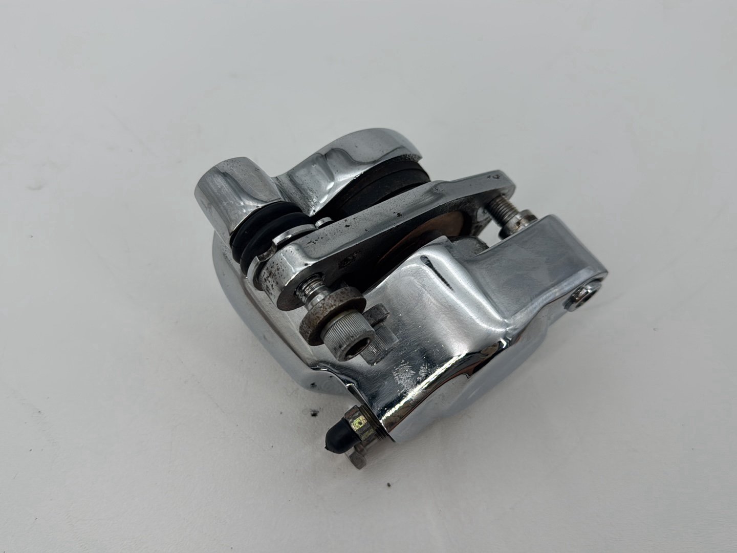 1999 - 2006 Harley-Davidson Dyna Low Rider Front Right 1 Brake Caliper Chrome