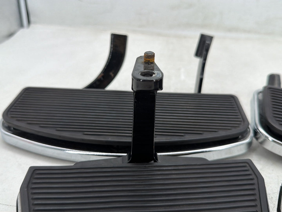 07 Harley Electra Glide Touring OEM Left Right Driver Pass Floorboard Foot Rest
