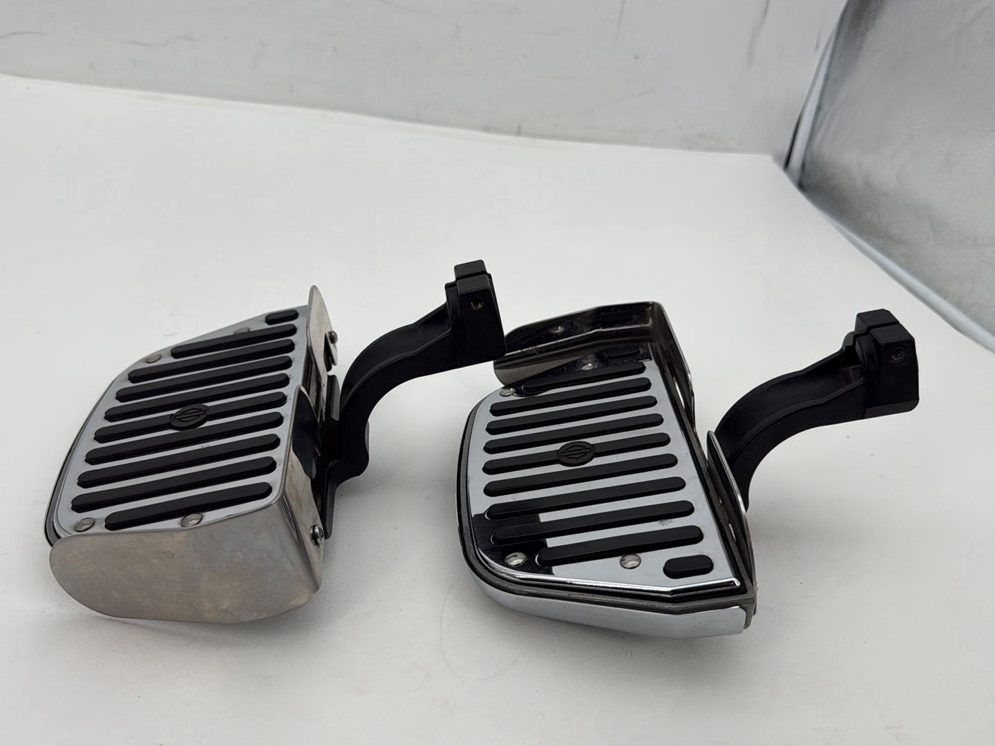 2007 Harley Softail Heritage Classic FLSTC OEM Left & Right Passenger Floorboard Foot Rest