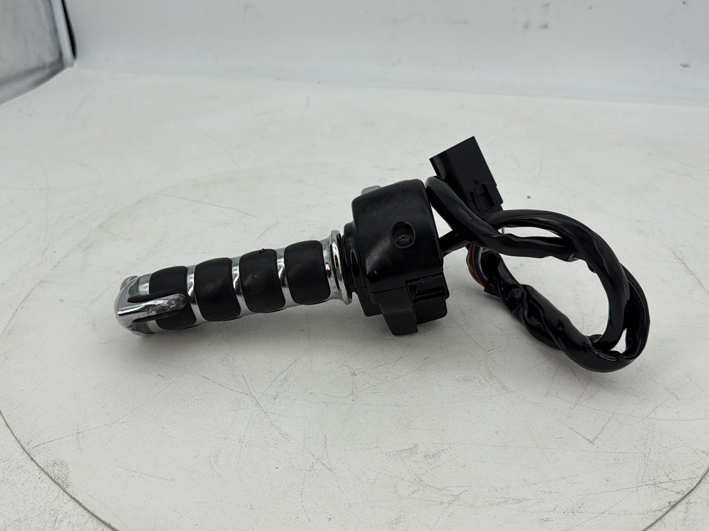 2007 - 2012 Harley-Davidson Touring Electra Glide Ultra Right Engine Start Kill Switches Controls 	71684-06