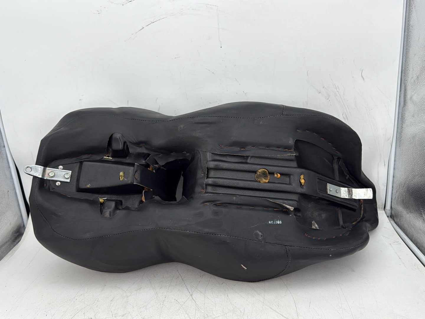 2005 Harley Electra Glide Touring Ultra FLHTCUI OEM Passenger Rider Driver Seat Saddle