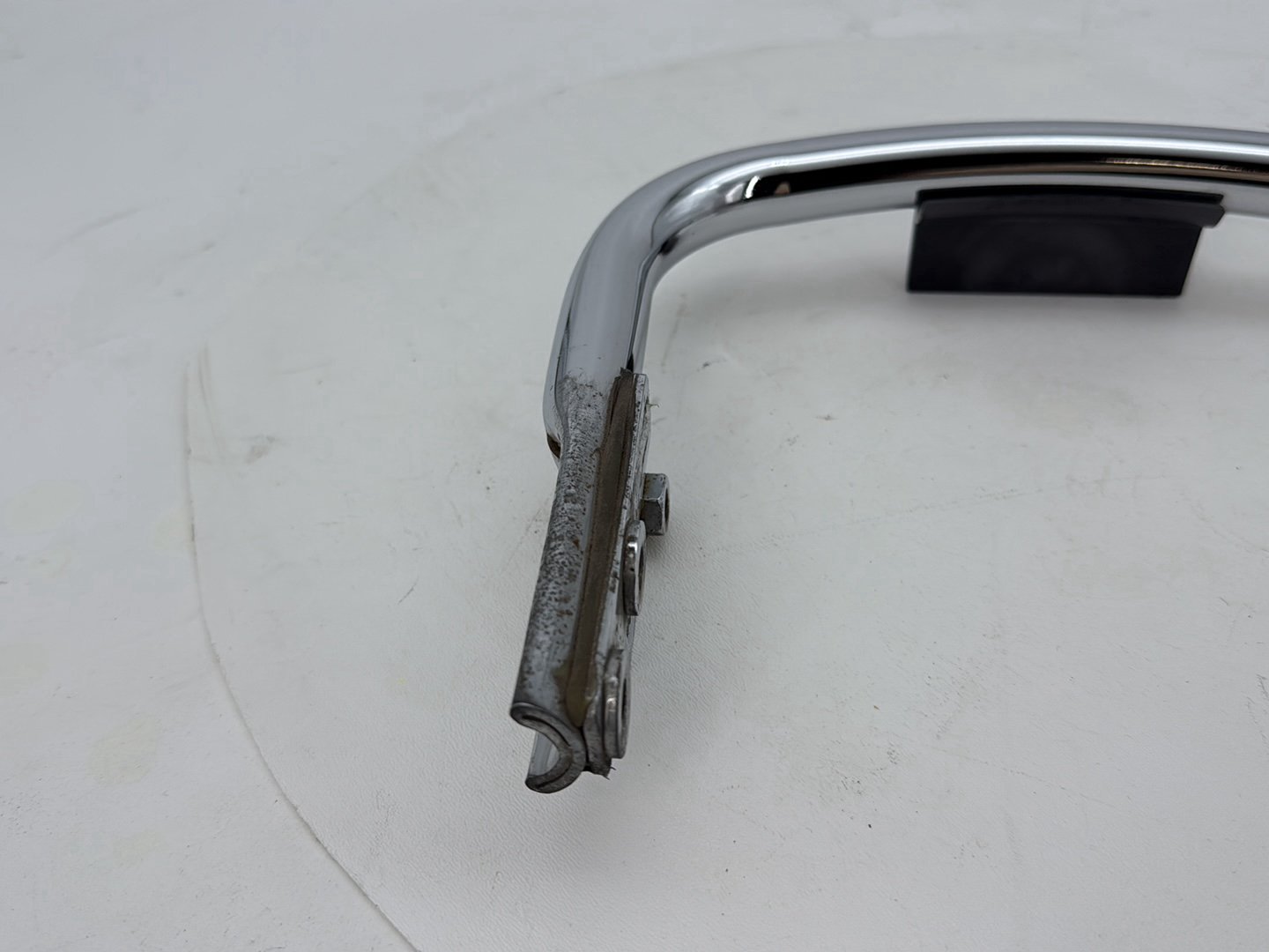 2007 Harley Street Glide Touring FLHX OEM Rear License Plate Support Bar Holder