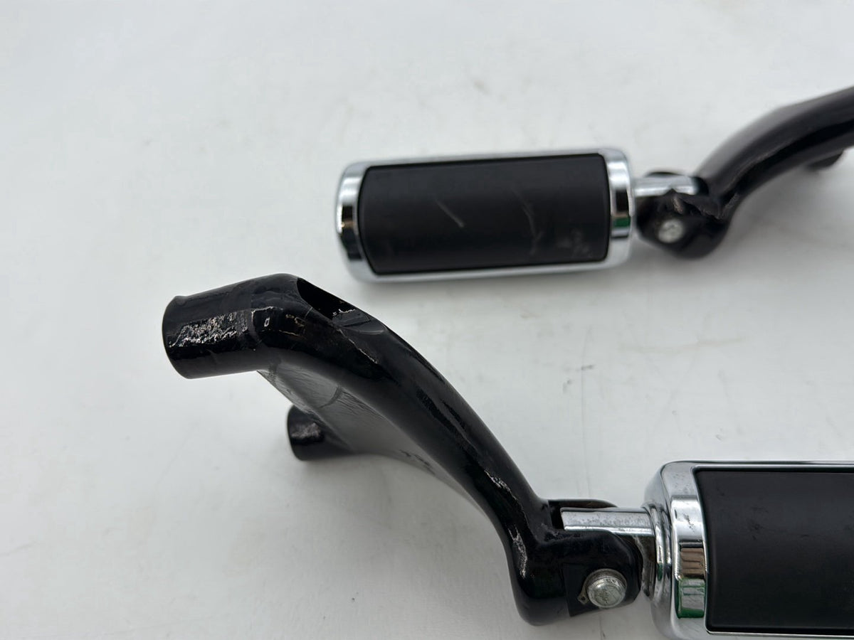 09 Harley Sportster XL1200C 1200 Passenger Left & Right Foot Pegs Willie G Skull