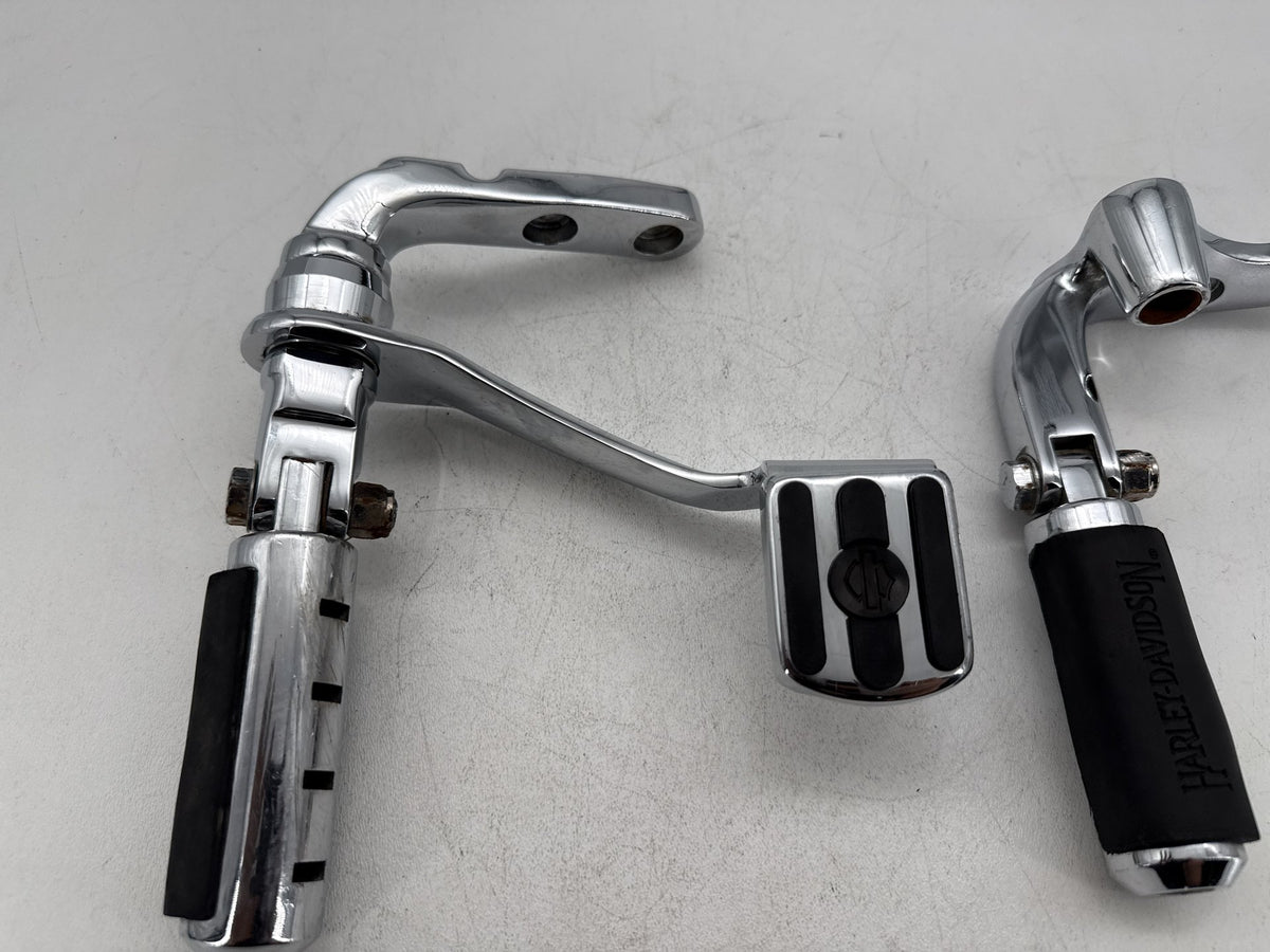 2008 Harley Dyna Fat Bob FXDF OEM Left Right Foot Brake Control Pegs