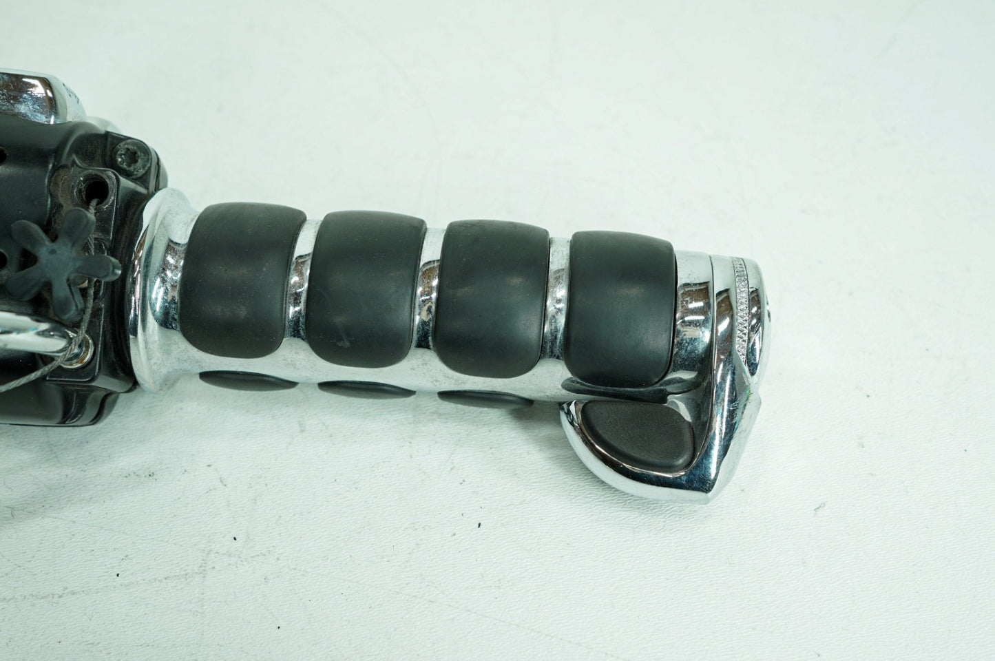 1999 - 2006 Harley-Davidson Dyna Wide Glide Right Engine Start Kill Switches Controls 71684-06A