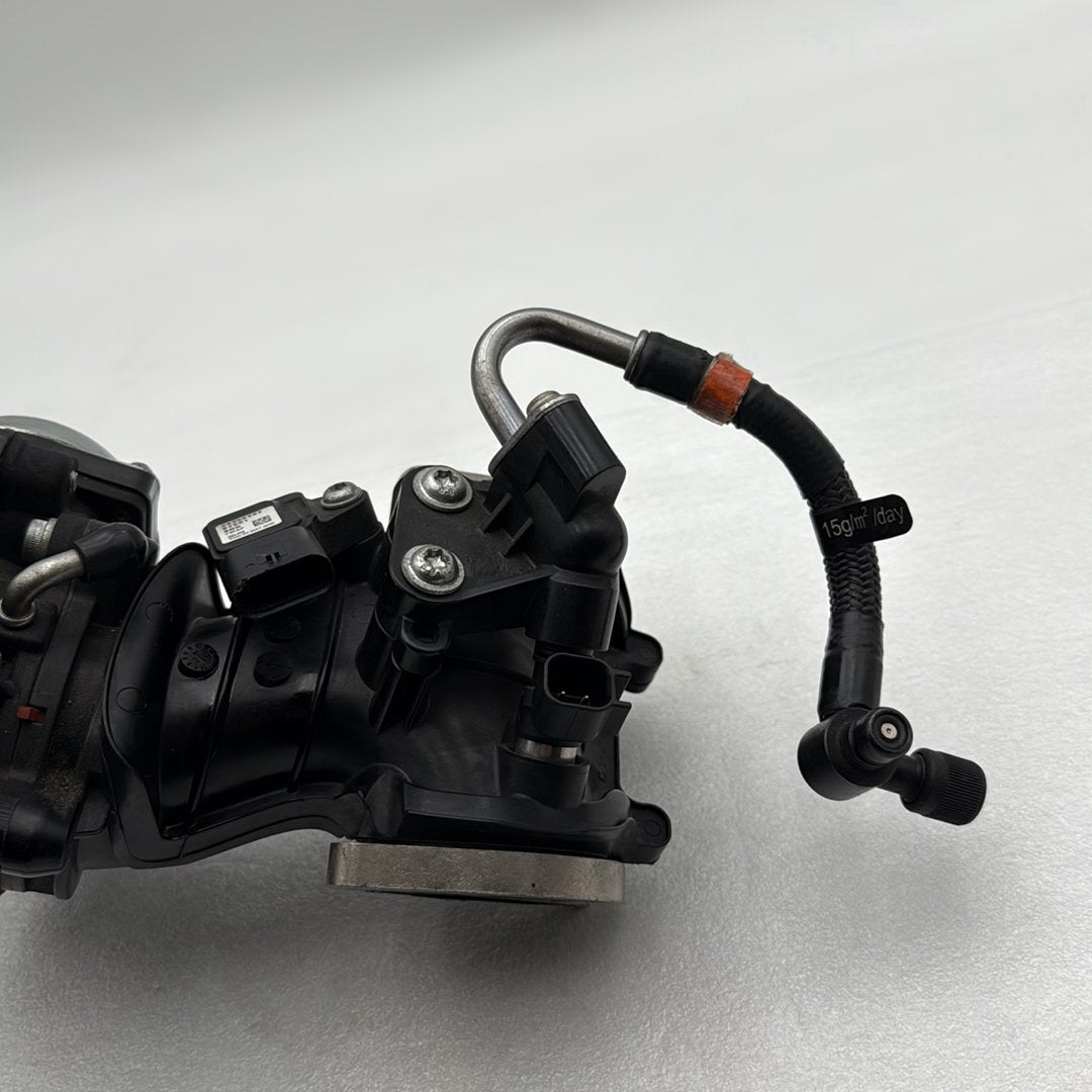 2018 - 2025 Harley-Davidson Softail Fat Bob 114 Engine Intake Manifold Throttle Body 27300122