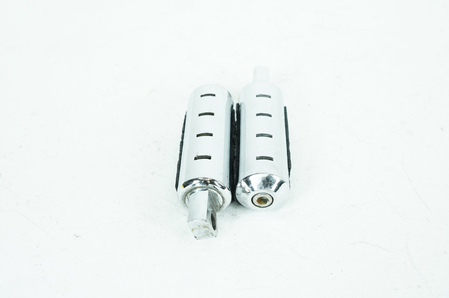 1986 - 2003 Harley-Davidson Sportster  Passenger Left & Right Foot Pegs 33048-72
