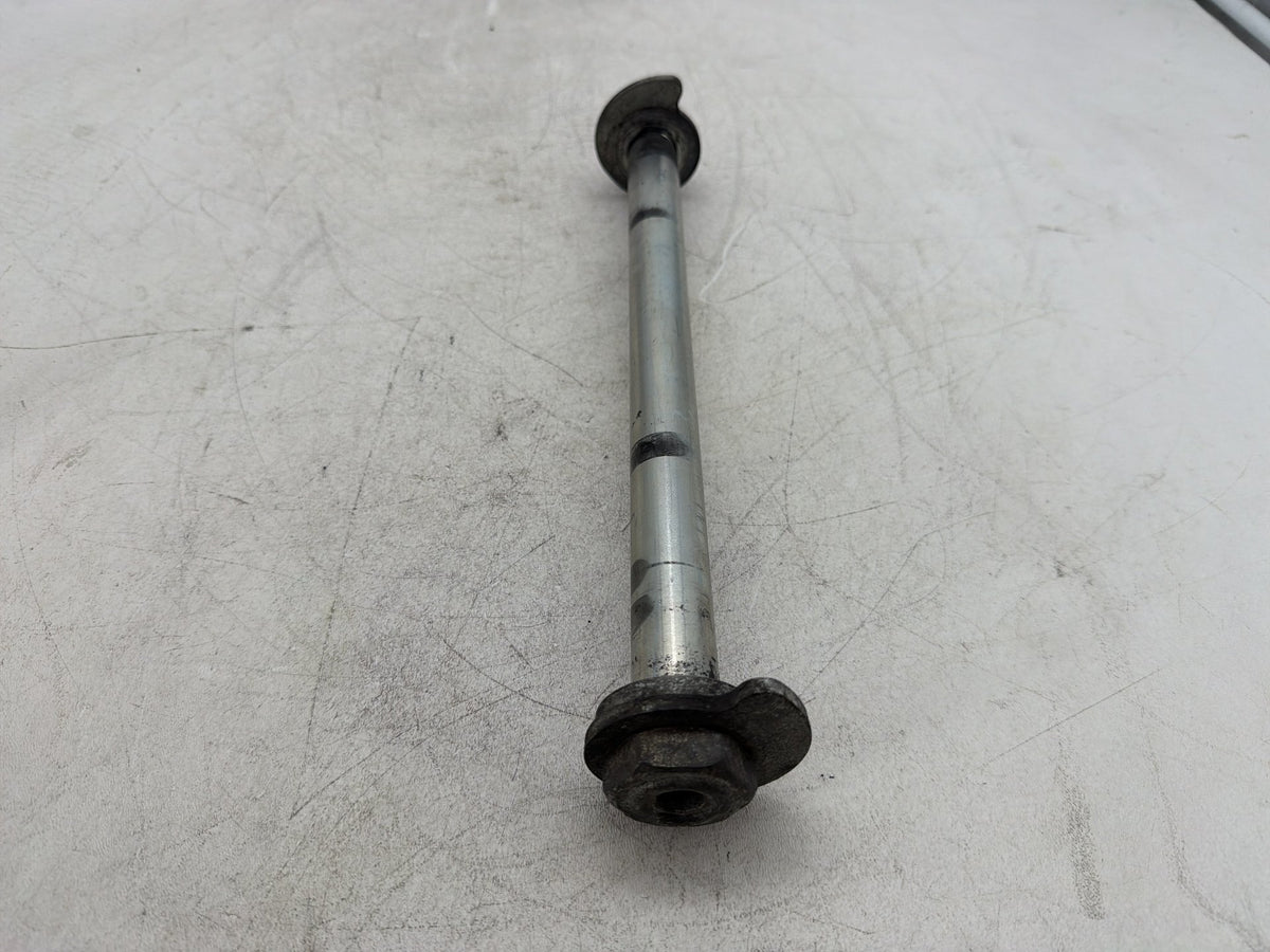2015 Harley Electra Glide Touring Ultra OEM Rear Wheel Axle Bolt Shaft 43000002