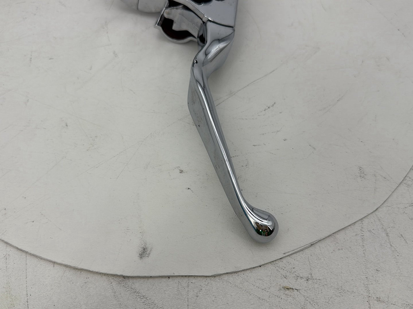 1999 - 2006 Harley-Davidson Touring CVO Screamin Eagle Road King Front Right Brake Lever Master Cylinder 45179-02A